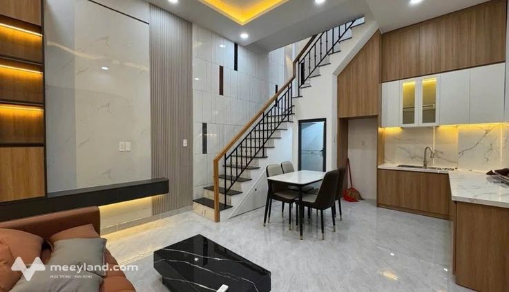 Nhà 3 tầng, mới tinh Trần Xuân Soạn, ngang 5m, tặng nội thất