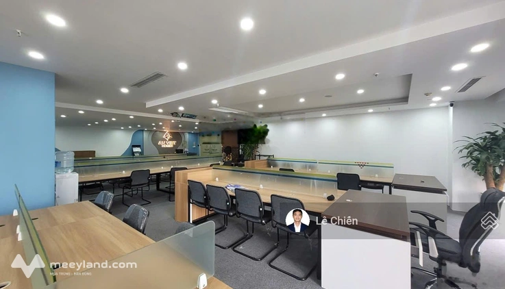 CĐT nhượng VP N05 Hoàng Đạo Thúy 500m2 cắt nhỏ từ 200m2 có sẵn nội thất vào được luôn