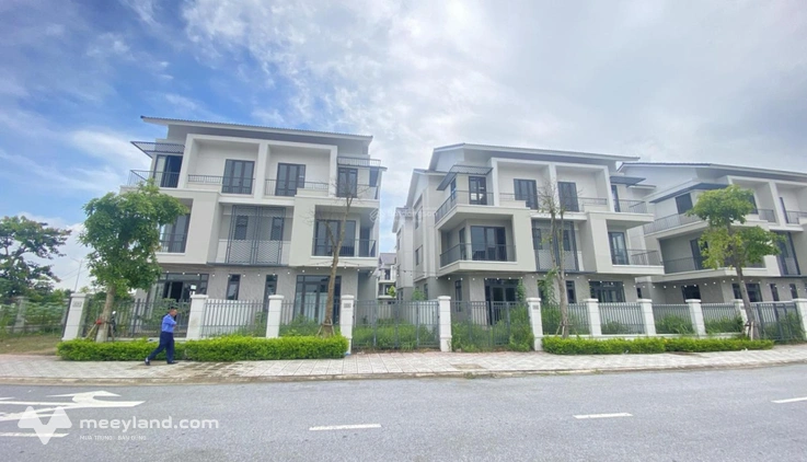 Chuyển nhượng song lập 180m2 Centa Riverside, hướng Nam, sổ hồng sẵn sàng