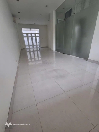 Cho thuê văn phòng khu him lam sand trống lối đi riêng 120m2 lh 0909934237