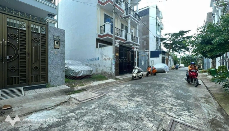 Cho thuê phòng có máy lạnh ngay Đại học Luật, đối diện Nhà thờ Fatima, ngay chợ Bình Triệu