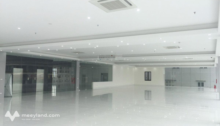 Cho thuê mặt bằng KD 200m² mặt phố Nguyễn Du, đủ PCCC, có hầm xe, giá 48 triệu/tháng