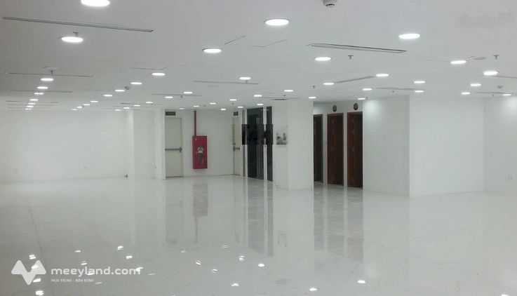 Trần Nhân Tông - mặt bằng 190m² MT 8m, lô góc 2 mặt thoáng, chỉ 46 triệu/tháng