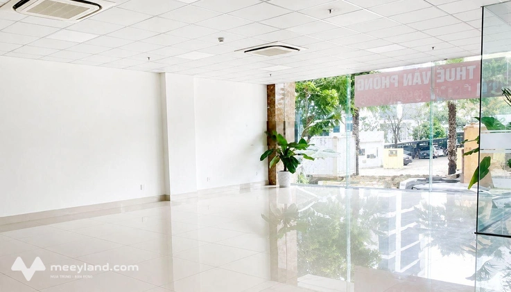 Đại Cồ Việt - sàn KD 200m MT 7m, mặt tiền đỗ nhiều ô tô, cắt lỗ 45 triệu/tháng
