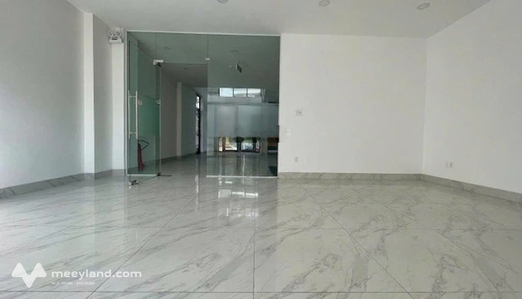 Cho thuê tòa VP mặt tiền đường Bát Nàn 1 hầm 7 lầu. DT: 7x22m. Giá 120tr/tháng. LH: 0972543282
