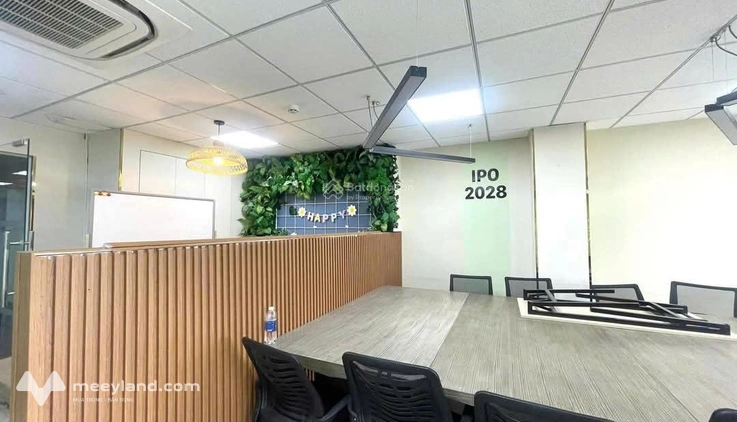 Cho thuê văn phòng 105m2 full nội thất Cộng Hòa giá chỉ từ 23 triệu