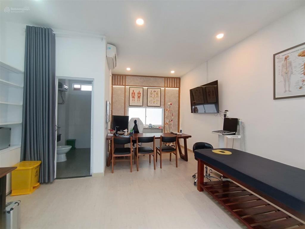 Mặt tiền q10 nguyễn chí thanh, dt 101,7m², đang cho thuê 50tr/ tháng. giá 32,8 tỷ