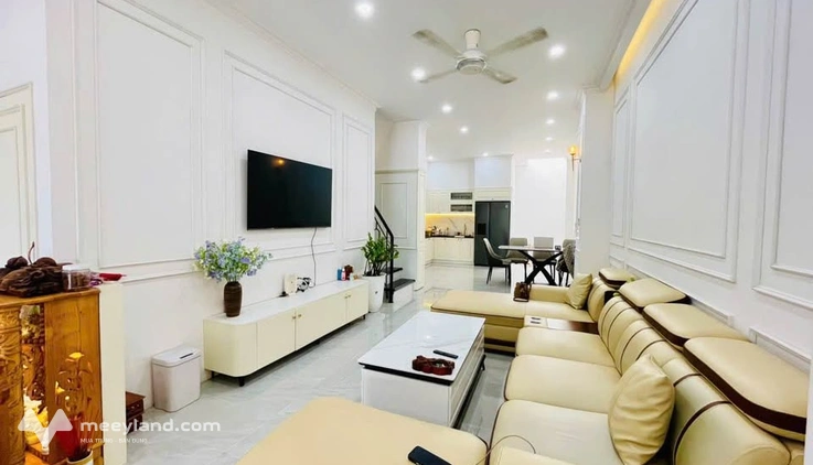 Nhà mặt tiền kinh doanh Y Wang, view hồ Eakao, 3 lầu, giá 6,5 tỷ