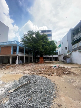 Cho thuê mặt bằng 1225m2 đất đường Nguyễn Trọng Tuyển, P.1, Q.Tân Bình