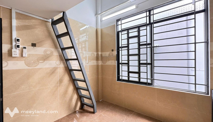 Cho thuê gác lửng cửa sổ siêu thoáng gần UFM giá công khai 4.5 tr/th