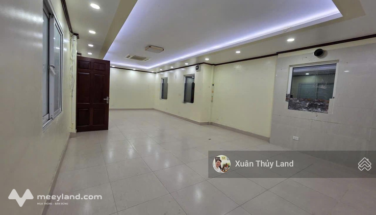Cho thuê mặt bằng văn phòng 100m2, mặt phố Lâm Du, Bồ Đề