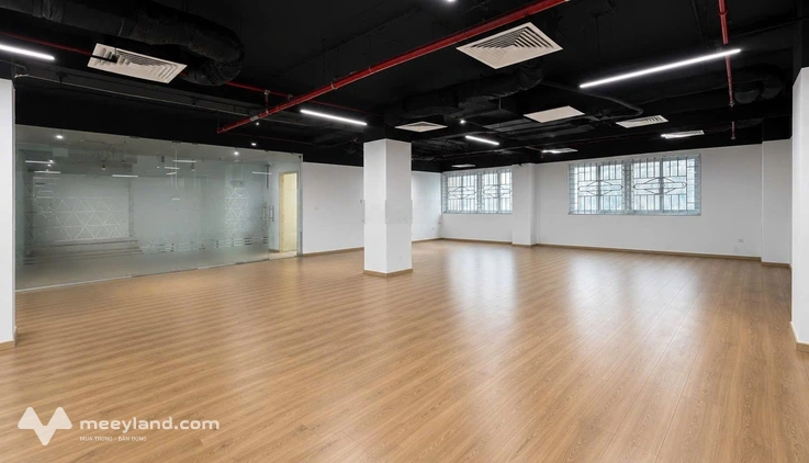 Cho thuê văn phòng 150m2 ngay Ngụy Như Kon Tum, Thanh Xuân, mặt tiền 13m, view thoáng