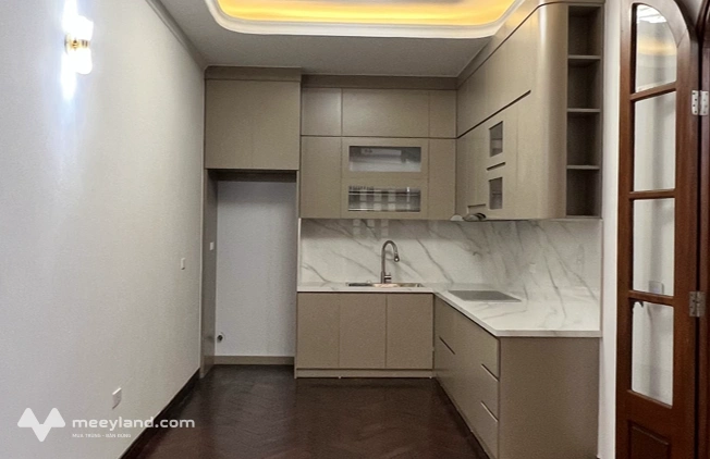 Khương Trung, Thanh Xuân, ngõ thông nhiều phía, 1 phút ra ô tô đỗ, 50m2, mặt tiền 4.2m, 6 tầng, 13.88 tỷ
