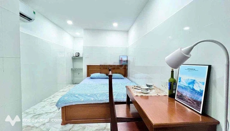 Trống sẵn phòng studio cửa sổ thang máy gần dh Sư phạm