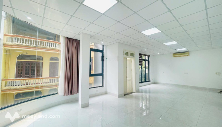 Cho thuê văn phòng 60m2 phố Nguỵ Như Kon Tun, Thanh Xuân, view thoáng, trần cao