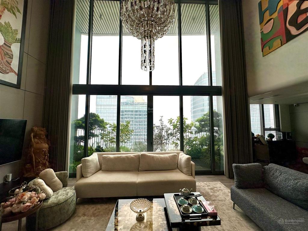 Căn góc duplex 252m2 view hồ tây, full nội thất, chỉ 55 tỷ