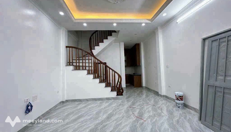 Nhà 5 tầng, Trần Khát Chân, 37m2, ô tô gần nhà, giá chỉ hơn 6 tỷ