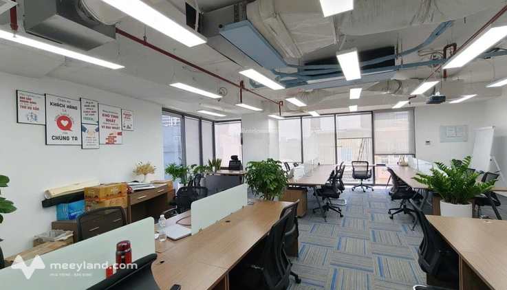Cho thuê văn phòng 210m2 full nội thất Quận Tân Bình giá ưu đãi
