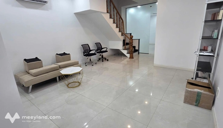 Tầng trệt Vạn Phúc City 5x21m có máy lạnh, hầm để xe giá chỉ 13 triệu