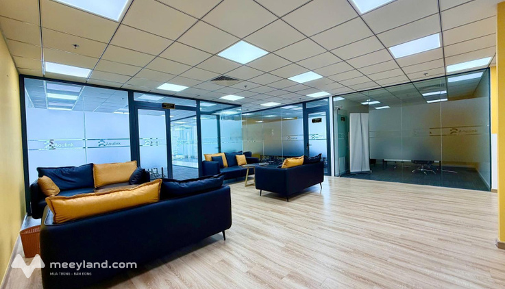 Cho thuê văn phòng 300m² full nội thất mới cao cấp tòa L'mak 68 Phú Nhuận trệt VPBank giá tốt