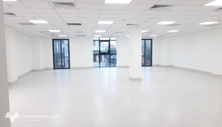 Cho thuê văn phòng phố Lạc Long Quân, Tây Hồ, Hà Nội. DTSD 60m2, thông sàn, giá 12tr/tháng