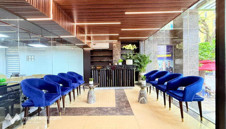 Cho thuê văn phòng giá rẻ 213m2 tại Phú Nhuận