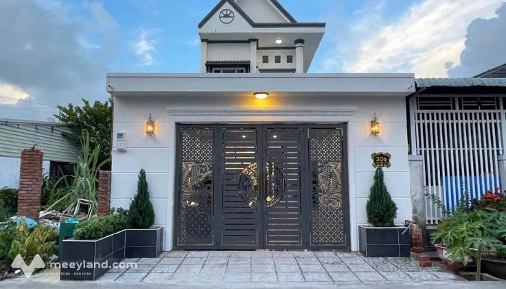 Bán nhà mặt tiền đường Châu Văn Liêm, khu lấn biển Rạch Giá, diện tích 180m2