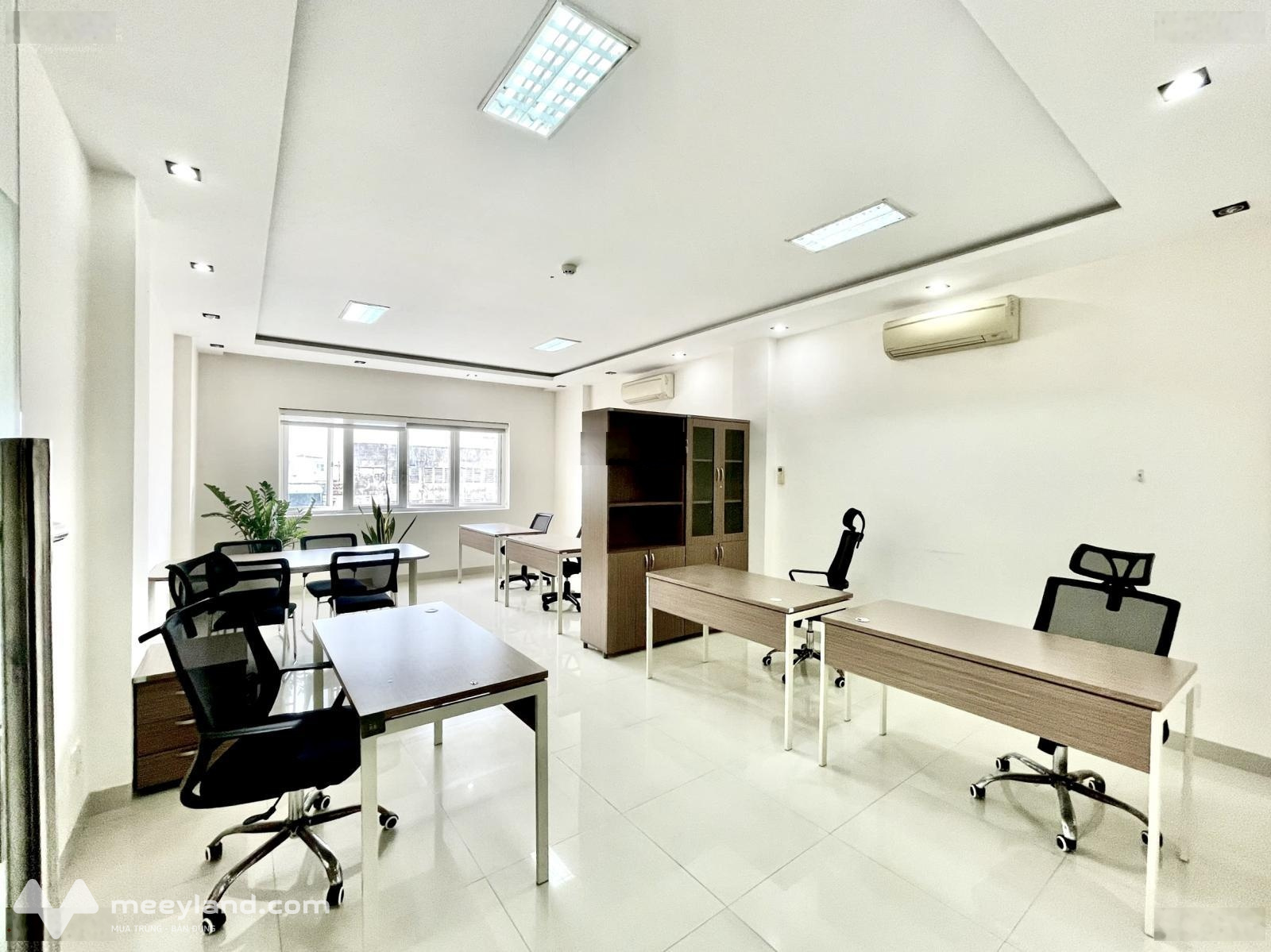 Cho thuê văn phòng 30m2 chỉ 9 triệu/tháng có sẵn 5 bộ bàn ghế Property Danang