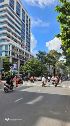 Bán nhà 2 mặt tiền ngay Đại học Kinh Tế, Quận 10, 81m2, giá 30 tỷ
