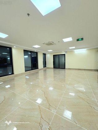 Cho thuê mặt bằng Ngọc Thụy 110m thông sàn ô tô dừng đỗ ngày đêm
