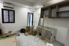 Cho thuê nhà mới, ban công, đủ đồ, máy giặt riêng. Gần HUBT, Đại học Mở, UNETI, chợ. Giá 5tr2