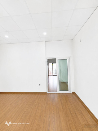 Cho thuê văn phòng 21m2 giá 5 triệu sàn, trần, điều hòa đầy đủ
