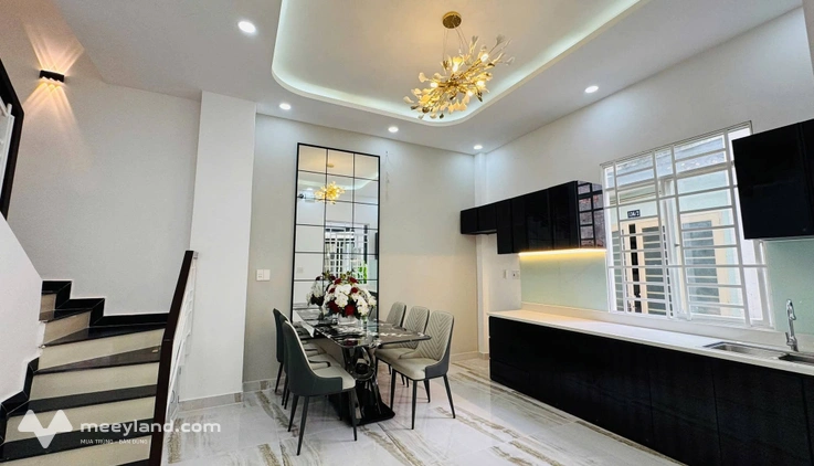 Nhà mới hoàn thiện Âu Dương Lân, full nội thất cơ bản, 4,85m × 22,9m, 3 ngủ, 3 vệ sinh