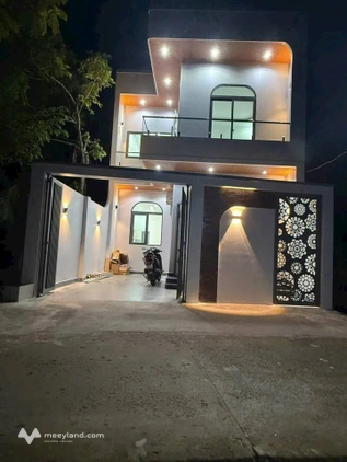 Nhà lầu mới xây cực xinh tại Phú Tân, Bến Tre, tặng full nội thất xịn