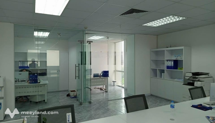 Cho thuê văn phòng Duy Tân - Cầu Giấy | diện tích 180m2 full nội thất giá chỉ 300k/m2