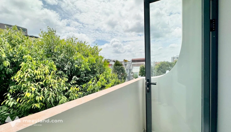 Dự án nổi bật ngay Man Thiện, tòa nhà mới xây, ban công, thang máy, full nội thất siêu xịn xò