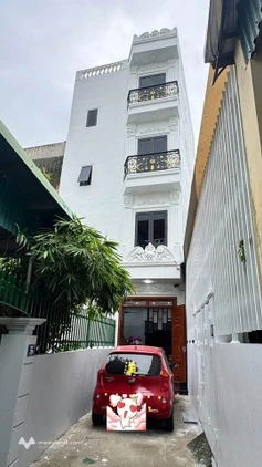 Nhà 4 tầng thang máy full nội thất, 47m2, hướng Bắc, giá 3.5 tỷ tại Bình Lục, Hà Nam