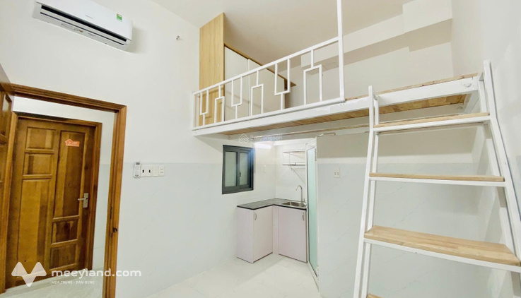 Cho thuê phòng có gác sẵn máy lạnh ngay Liên Khu 4 - 5 giao chợ Bình Thành