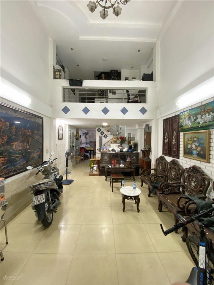 Mặt tiền đường 8m p4q8(chánh hưng),5 tầng, 4x15m 4 pn, 4 wc. cách siêu thị parc mall 300m, 11,95ty