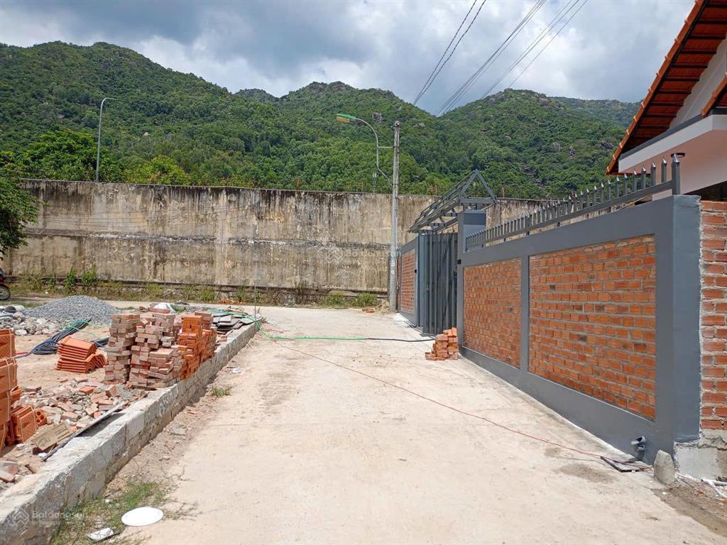 Bán lô đất phước đồng, nha trang khu dân cư mát mẻ. dt 73.9m2, ngang 5m (full thổ). giá 1.850 tỷ