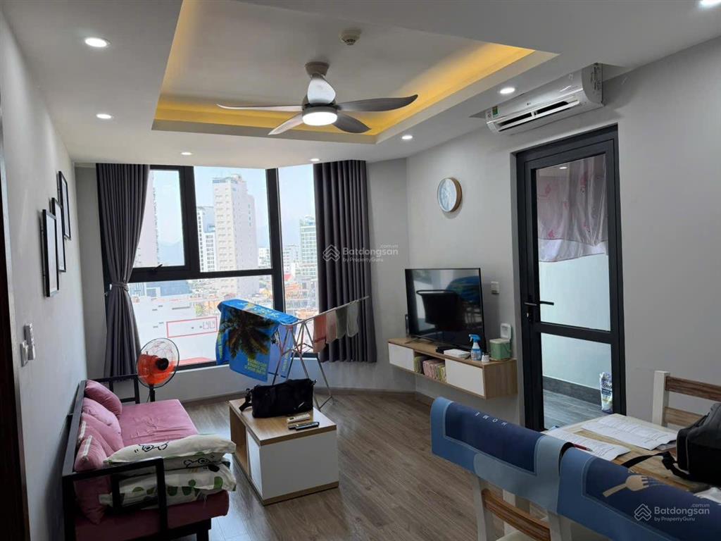 Bán căn 64m thông thủy tầng trung view đông nam mát, giá 5.4tỷ, đang cho thuê 14tr/ 0901 383 ***