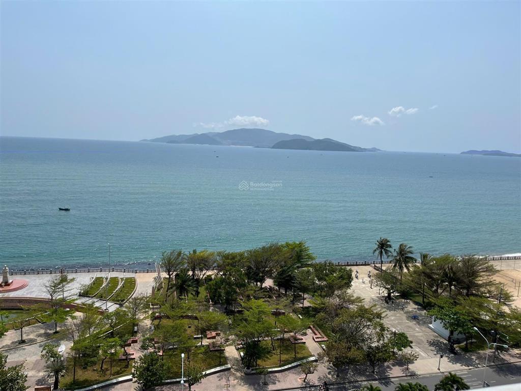 Bán căn view biển trực diện giá 3,1 tỷ, nhà đẹp 0901 383 ***