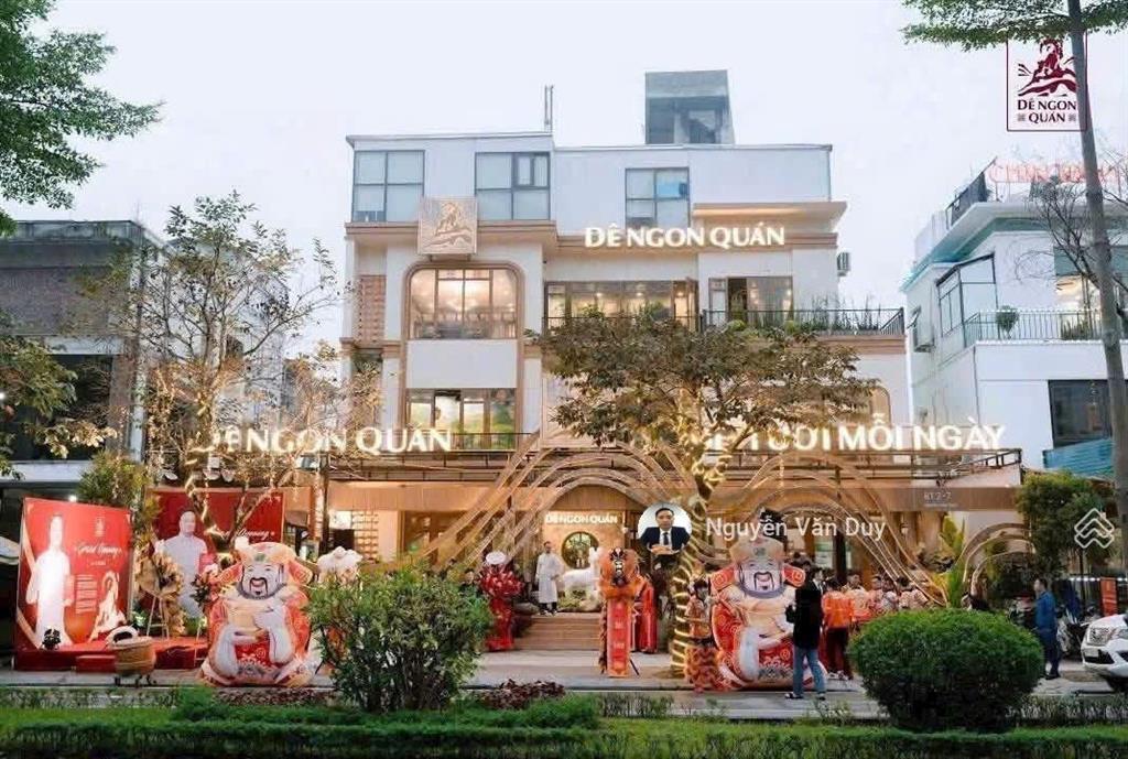 Bán biệt thự đơn lập mặt phố nguyễn xuân khoát, đối diện đại sứ quán hàn quốc, vị trí cực hiếm