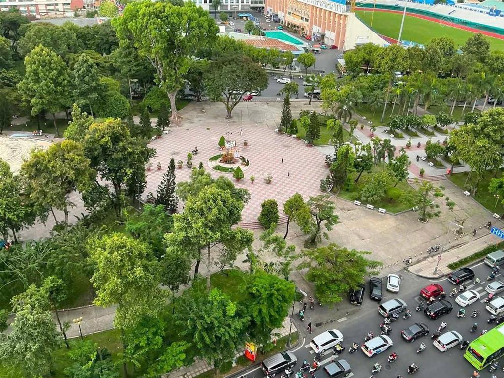 Bán căn hộ ngay trung tâm tân bình gần sân bay, 100m², 3pn, căn góc, view cv 0932 742 ***