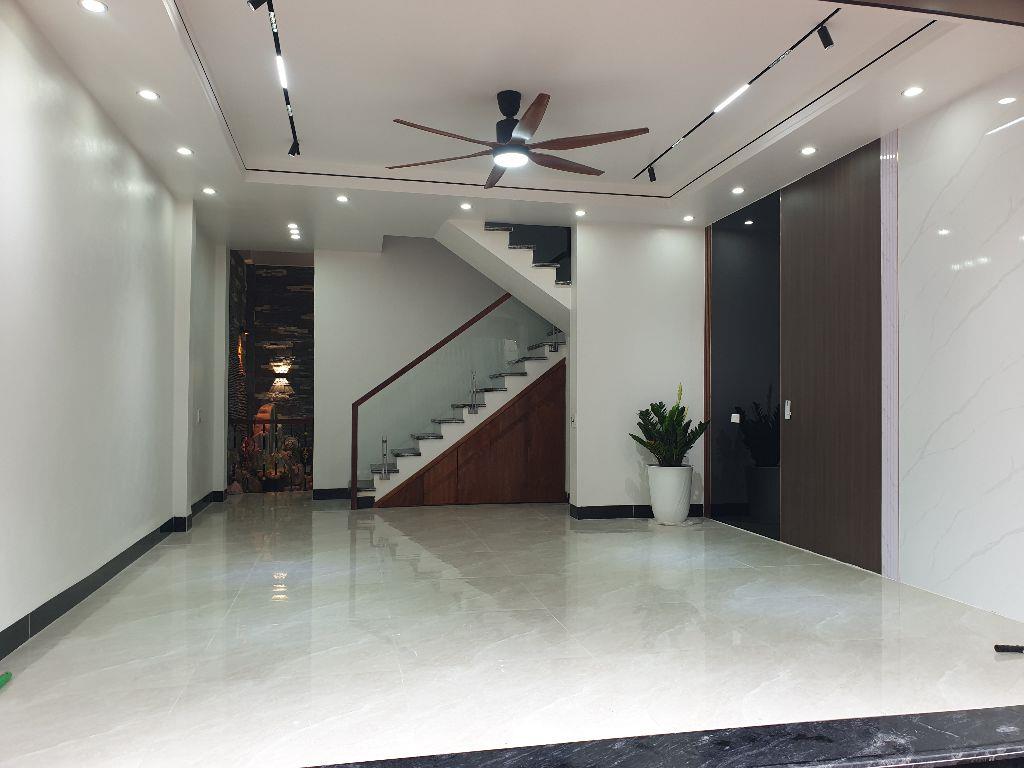 BÁN NHÀ ĐẸP 3.75 TỶ 4 TẦNG 48M2 CÓ GARA Ô TÔ TRUNG TÂM KHU BÃI VƯỢT