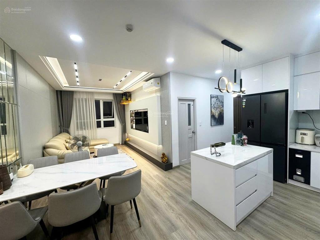 Chính chủ hạ giá bán nhanh trung tâm q4 h3 hoàng diệu giá 2ty850 68m2 2pn + 2wc full nt