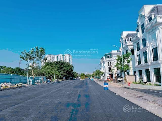 Cần bán biệt thự flc premier parc, vị trí đẹp, view quảng trường, 0979 008 ***
