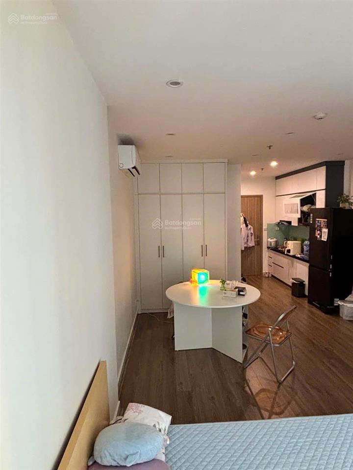 Chính chủ cần bán căn studio vinhomes smart city tòa s301 tầng đẹp full nội thất