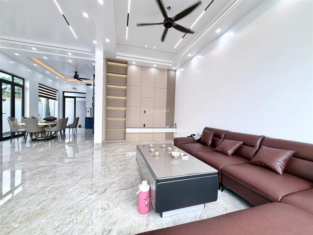 Cần bán biệt thự mê linh anh dũng có thang máy, đường 25m, bìa hồng 2 quyền tại hải phòng
