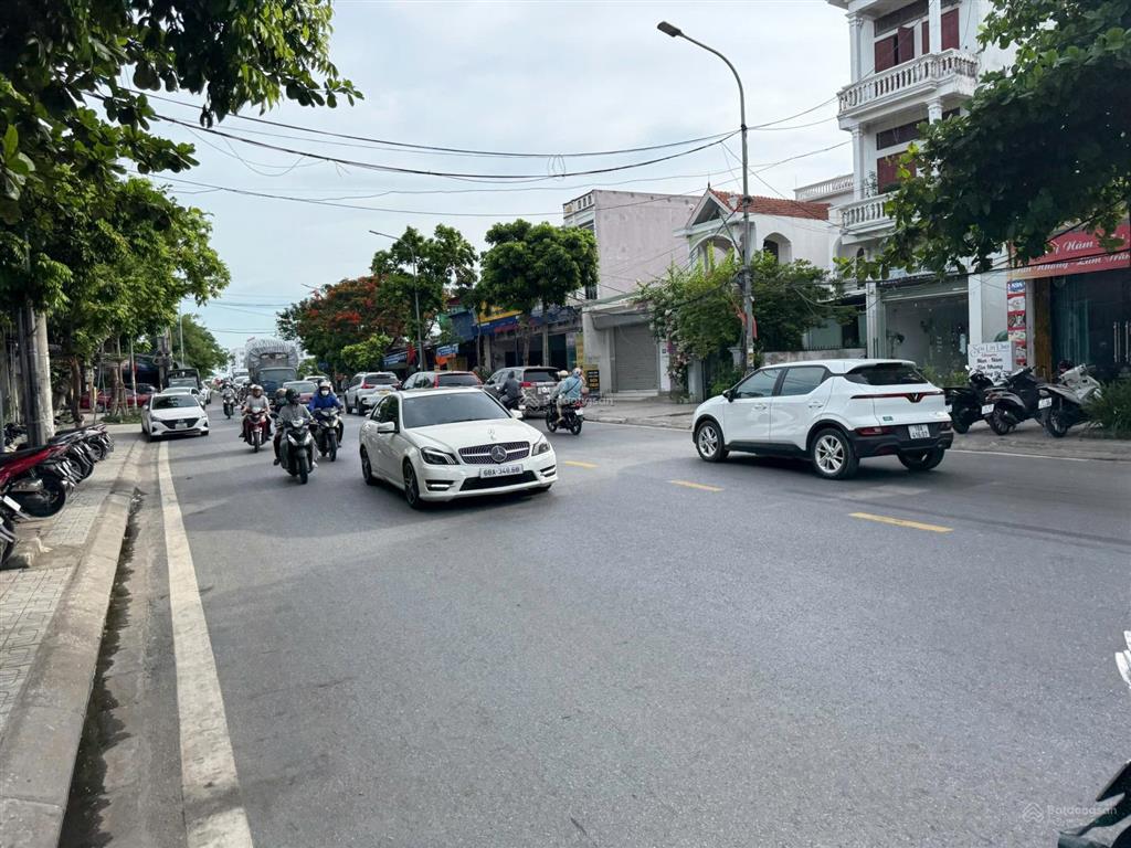 Gia đình không sử dụng. cần chuyển nhượng nhà 2 tầng mặt đường trần tất văn kiến an hải phòng!